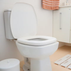 Assento sanitário almofadado Incepa Thema branco convencional polipropileno Astra