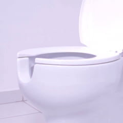 Assento sanitário Universal Oval Plus Care branco convencional polipropileno